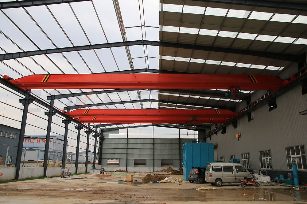 The composition of overhead crane and safety precautions